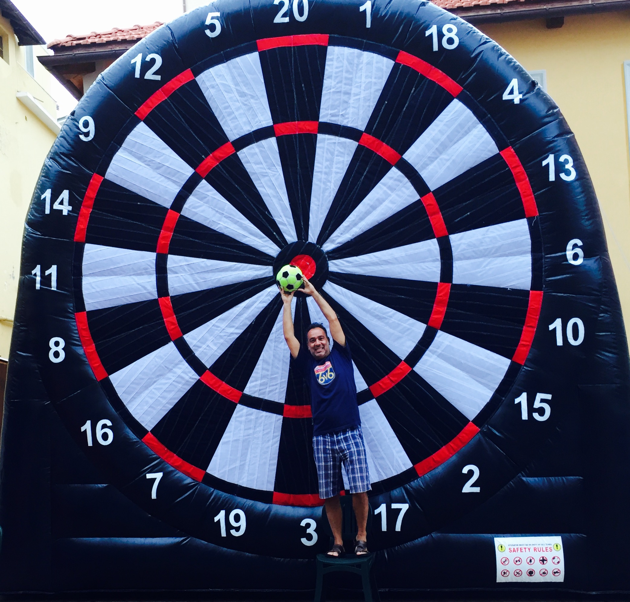 FOOT DARTS… il nuovo gioco che fa impazzire tutti !