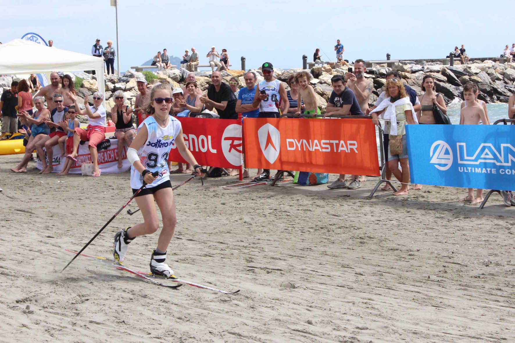 Ecco le prime sei squadre confermate per la dodicesima edizione dello «Sci on the beach» in programma a Laigueglia sabato 29 aprile