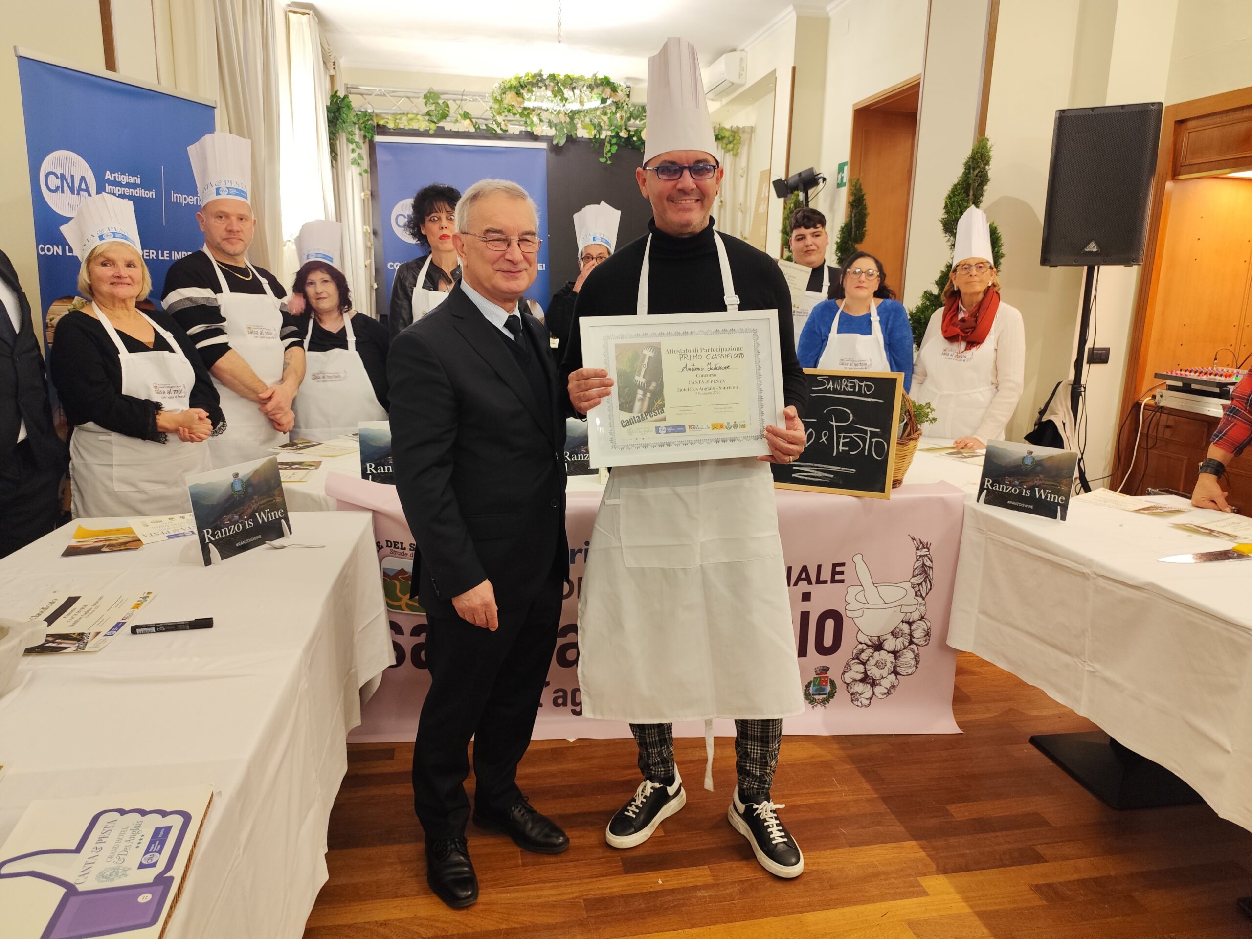 Sanremo, Antonio Iavarone, originario di Napoli, ma residente a Imperia, ha vinto l’edizione speciale di “Canta & Pesta