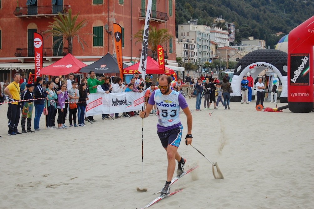 Laigueglia, nuovi campioni si aggiungono a “Sci di fondo on the beach” per sostenere l’Airc Laigueglia, nuovi campioni si aggiungono a “Sci di fondo on the beach” per sostenere l’Airc