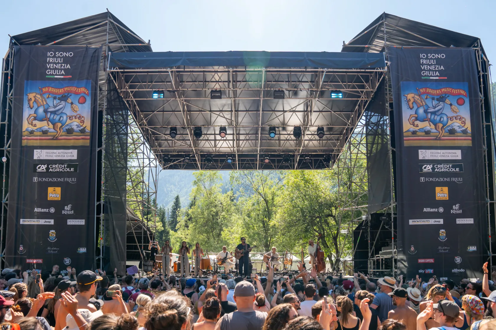 NO BORDERS MUSIC FESTIVAL // DA SABATO 11 A DOMENICA 26 LUGLIO 2026 LA 31ª EDIZIONE DELLA RASSEGNA MUSICALE IMMERSA NELLA NATURA DEL TARVISIANO (UD) NO BORDERS MUSIC FESTIVAL // DA SABATO 11 A DOMENICA 26 LUGLIO 2026 LA 31ª EDIZIONE DELLA RASSEGNA MUSICALE IMMERSA NELLA NATURA DEL TARVISIANO (UD)