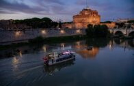 FITZCARRALDO 2026: Roma teatro a cielo aperto sul battello lungo le sponde del Tevere. L’opera lirica risuona nella Città eterna | Dal 2 al 5 settembre