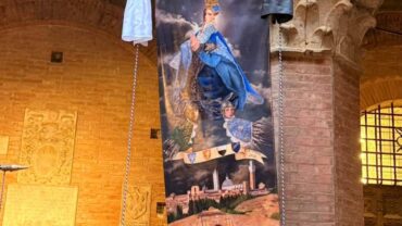 Presentazione Drappellone 16 agosto 26 01 via Comune di Siena